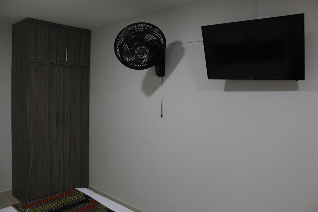 Hotel Pereira 421 Екстер'єр фото