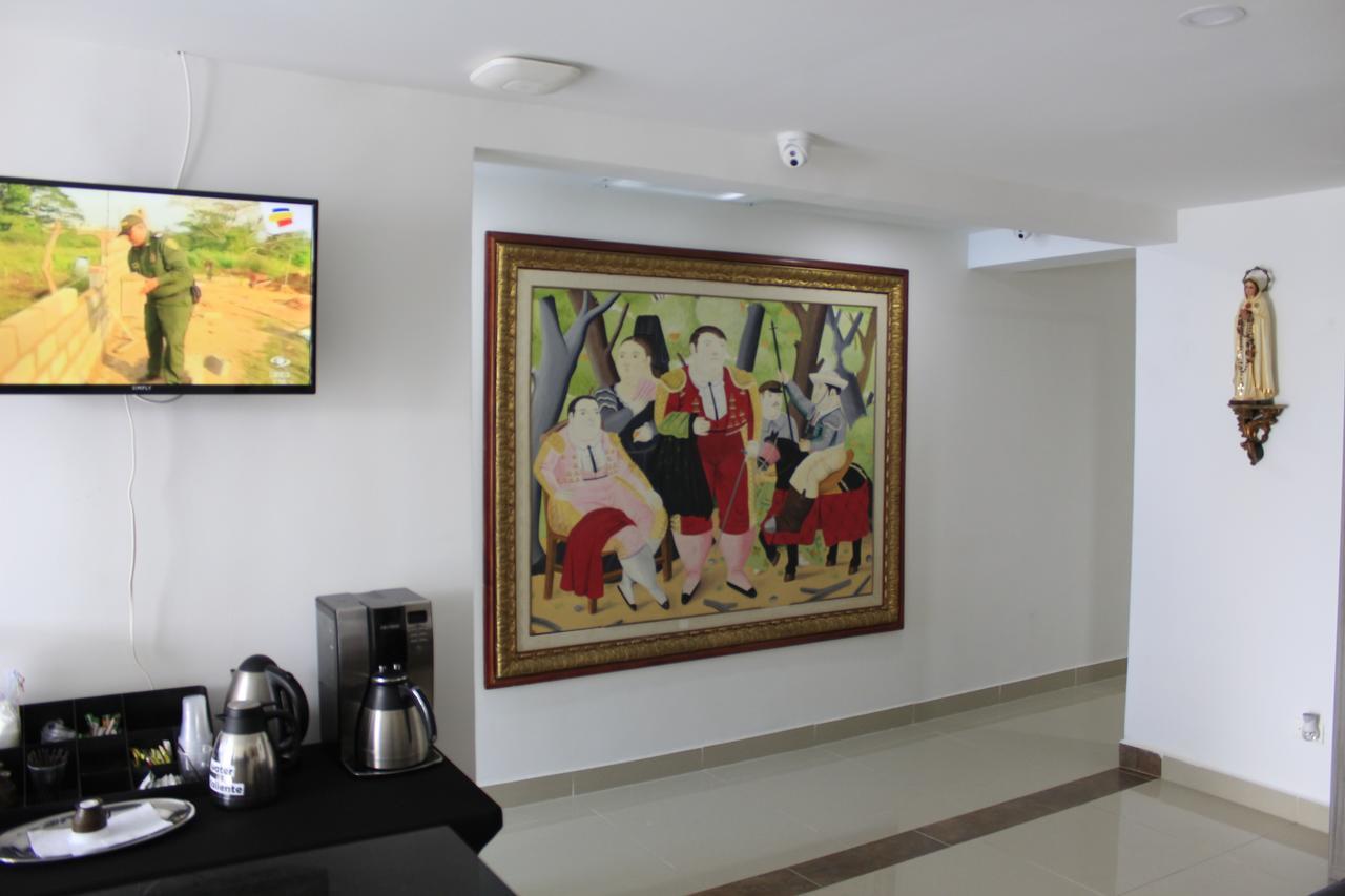Hotel Pereira 421 Екстер'єр фото