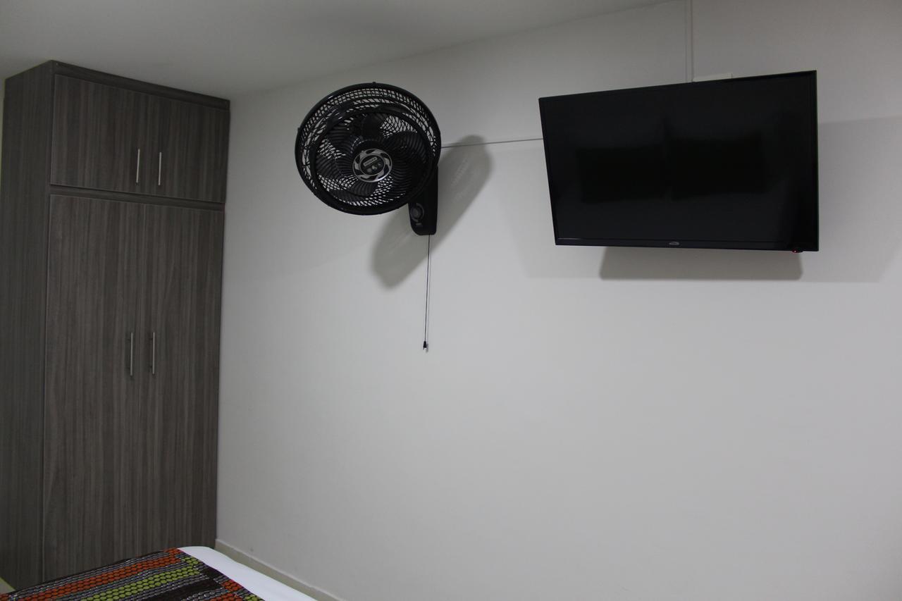 Hotel Pereira 421 Екстер'єр фото
